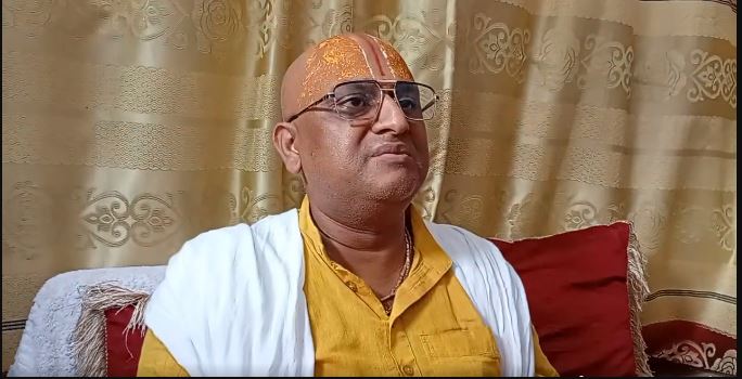 मिथिला संस्कृतिमा अपमान: जानकी मन्दिरमा पटका पड्काएर विवाद