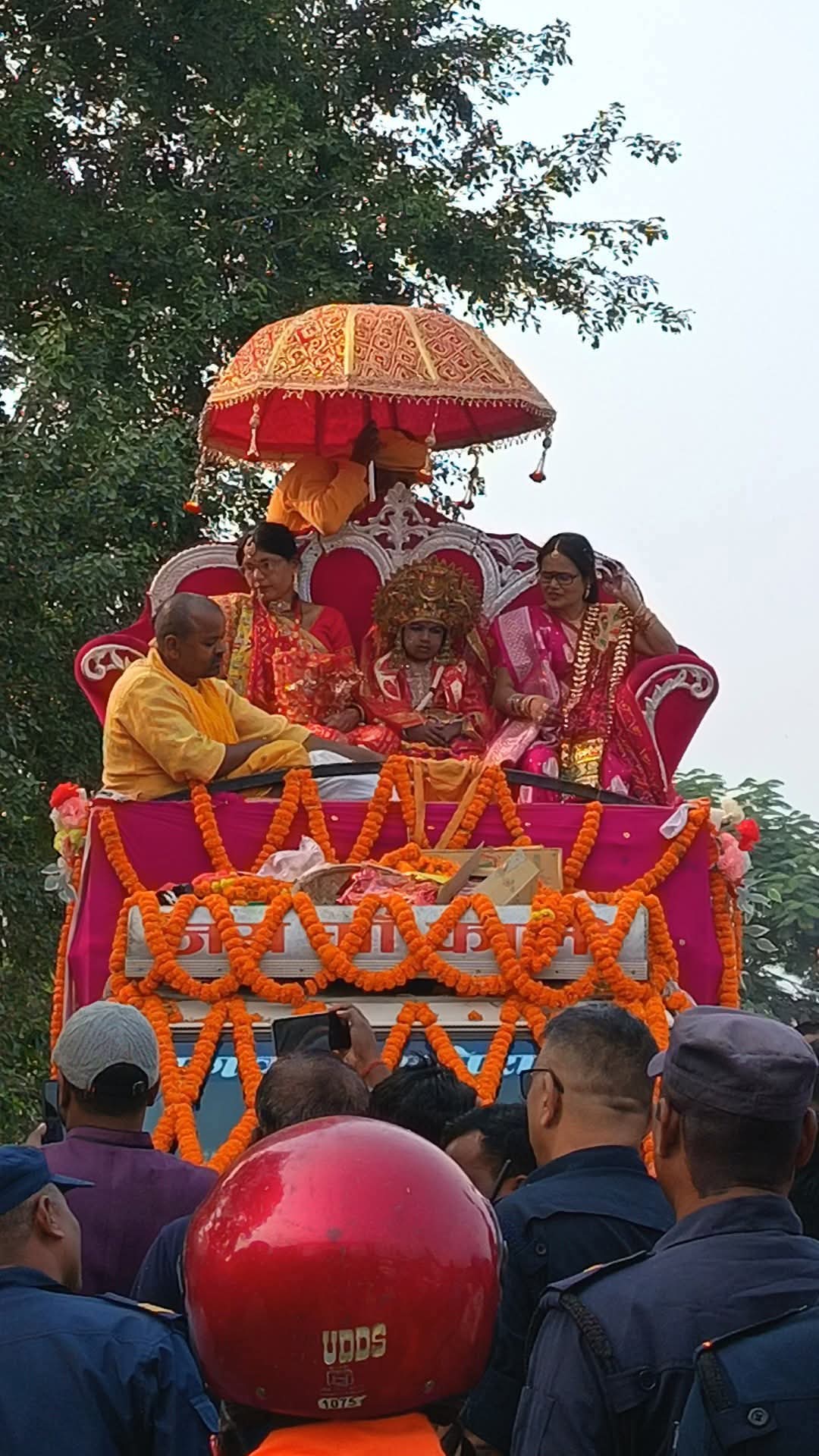 अग्रिकृण्ड सुन्दर सदनको पार्चौं  मटकोर कार्यक्रम कमला किनारमा सम्पन्