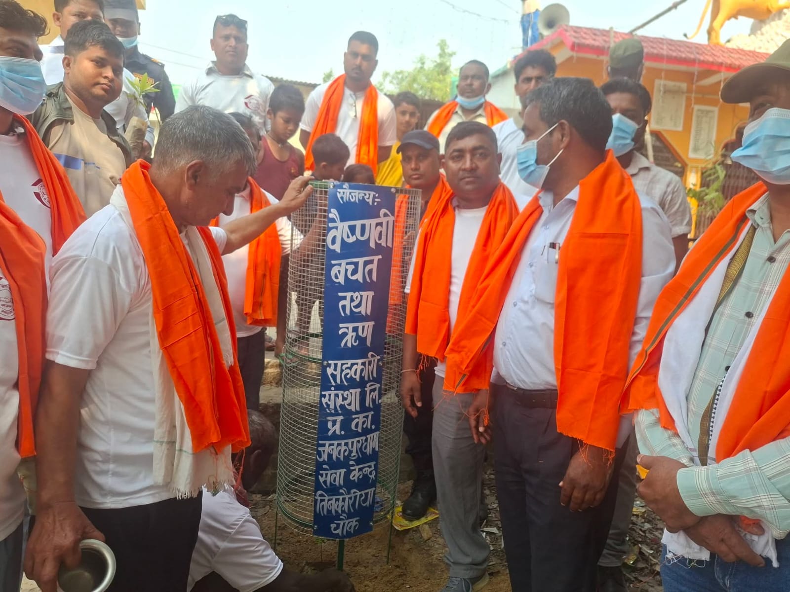 तिनकौरियामा वैष्णवीद्वारा वृहत सरसफाइ तथा वृक्षारोपण